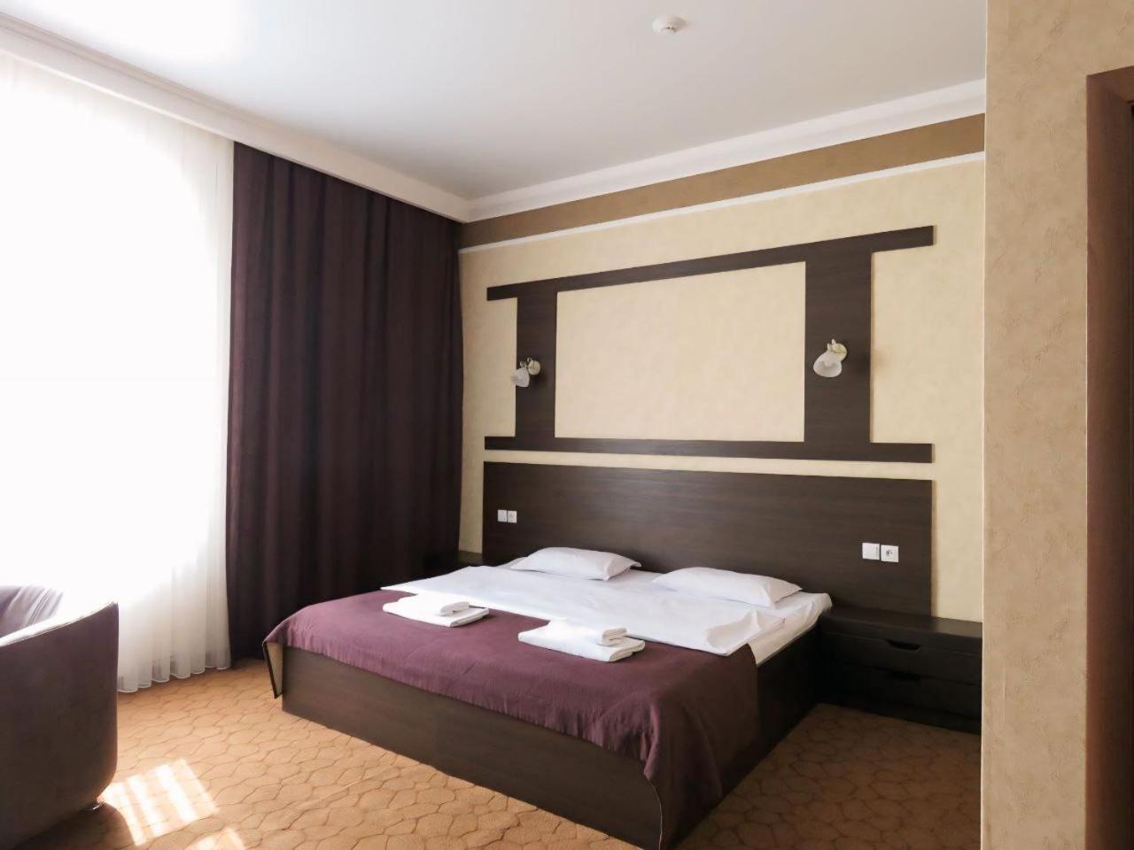 Pride Hotel Taraz Exteriör bild